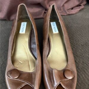 Steve Madden Brown Leather Peep Toe Flats – Classic Work Shoes
